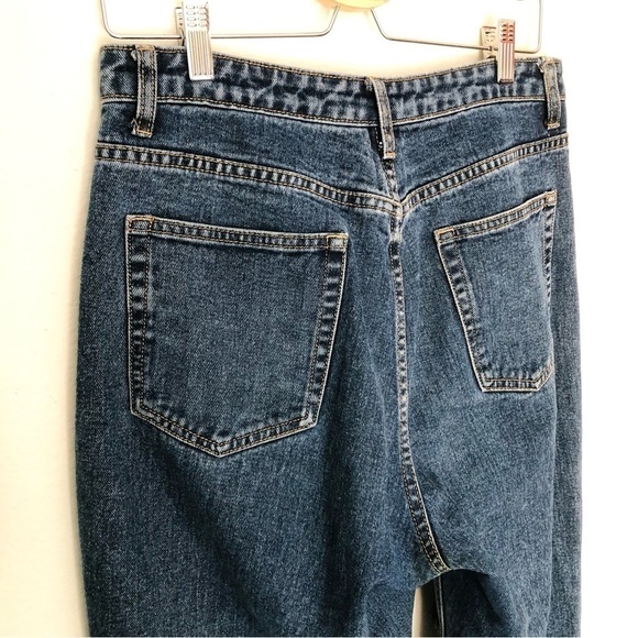 PrettyLittleThing Ripped Mom Jeans - Picture 11 of 12